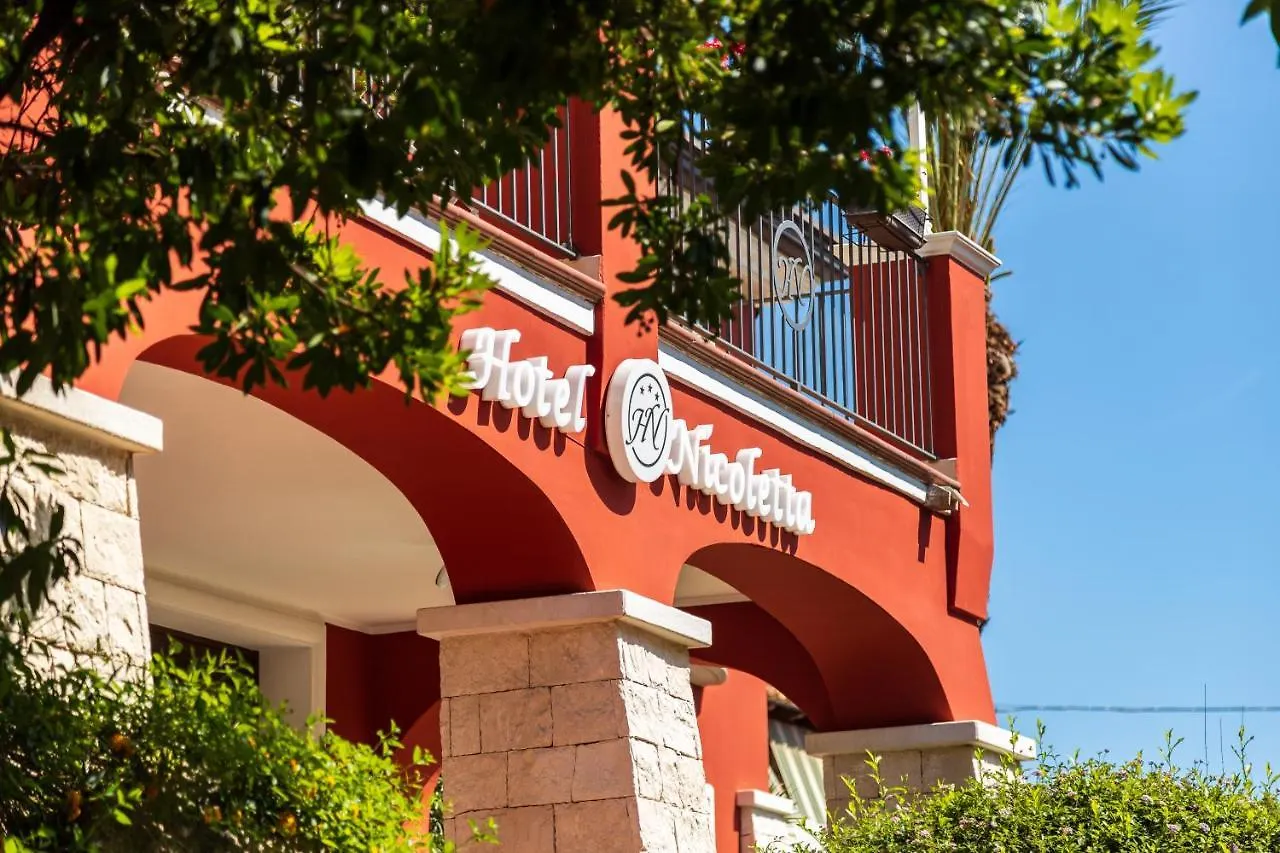 Hotel Nicoletta サンタ・マリア・ナヴァーリス イタリア