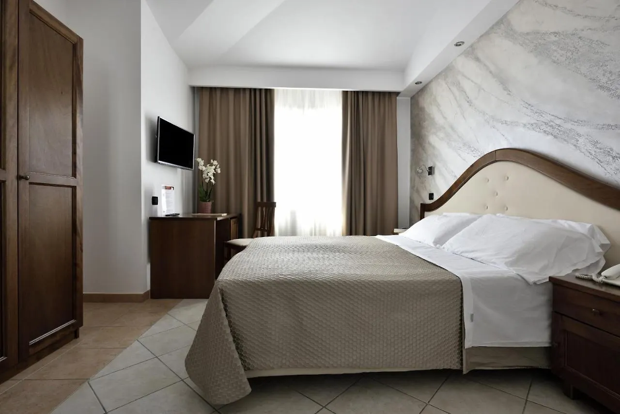 Hotel Nicoletta サンタ・マリア・ナヴァーリス 3*,  イタリア